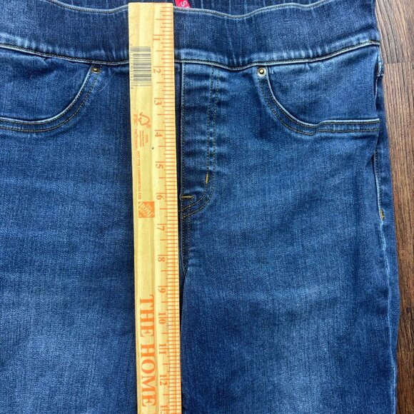 Spanx Skinny Pull On Jeans Medium Wash Distressed Women’s Size Medium - Picture 8 of 11